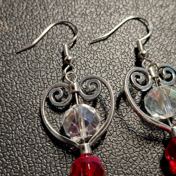 Don't Forget VALENTINES Day! Elegant 925 Silver and Red Heart Dangle Earrings - Picture 3 of 4